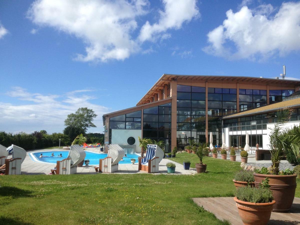 Ferienwohnung "Kranich" Im Ferien-Resort Ruegen Sagard Exterior foto